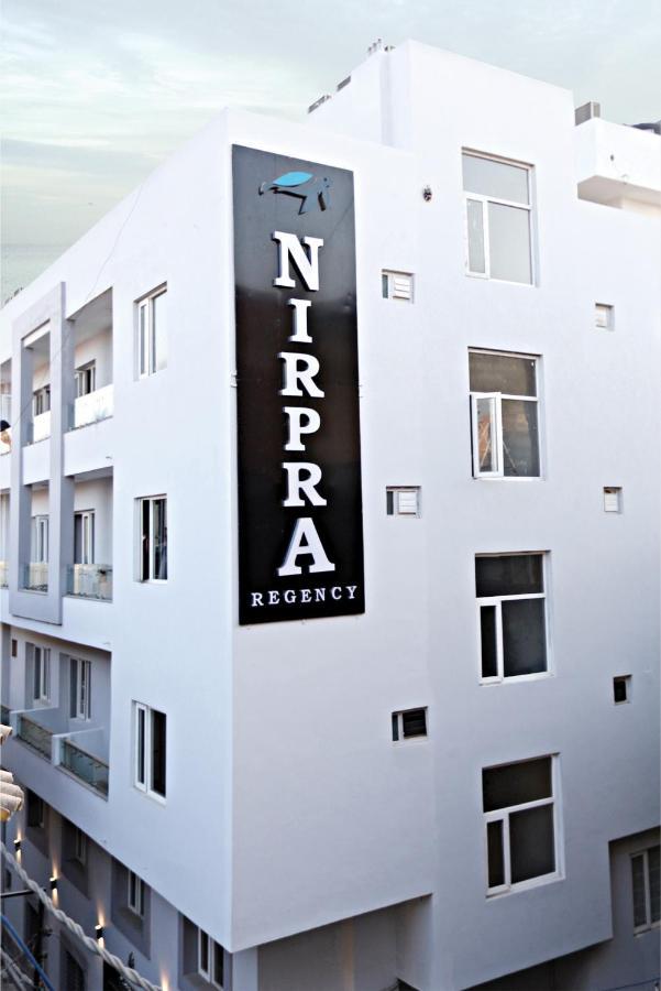 Nirpra Regency Hotel Új-Delhi Kültér fotó