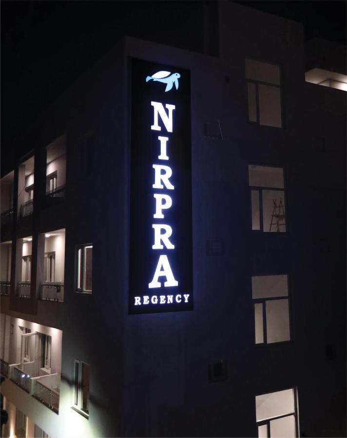 Nirpra Regency Hotel Új-Delhi Kültér fotó